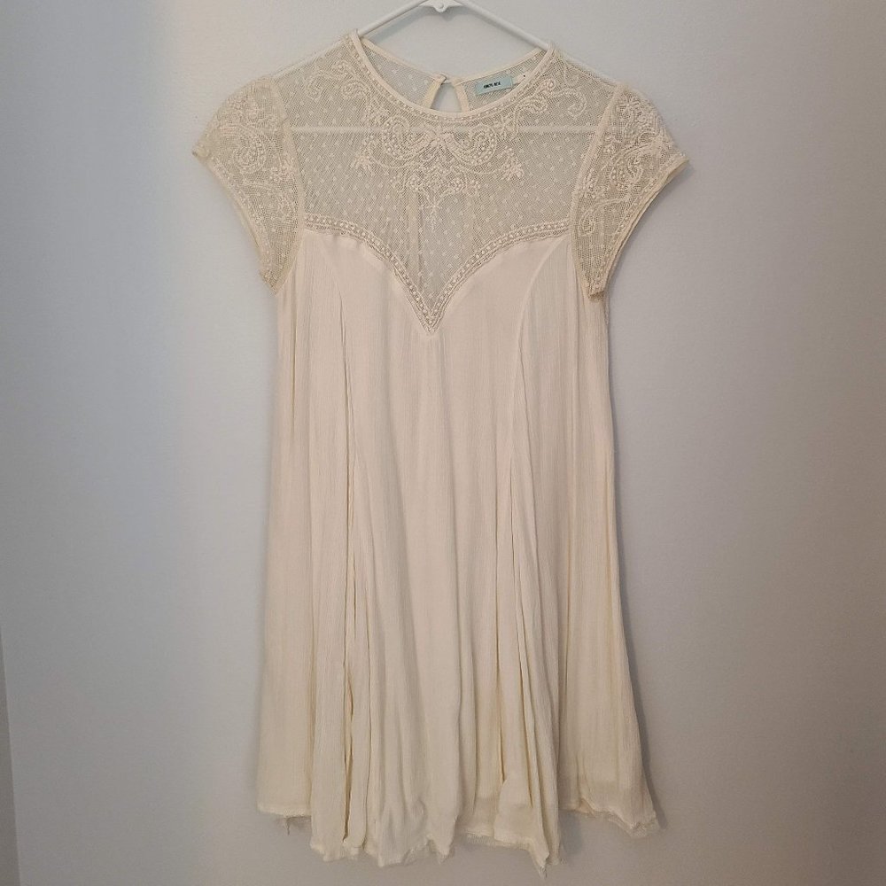 S- Kimchi Blue Keyhole Back Lace dress